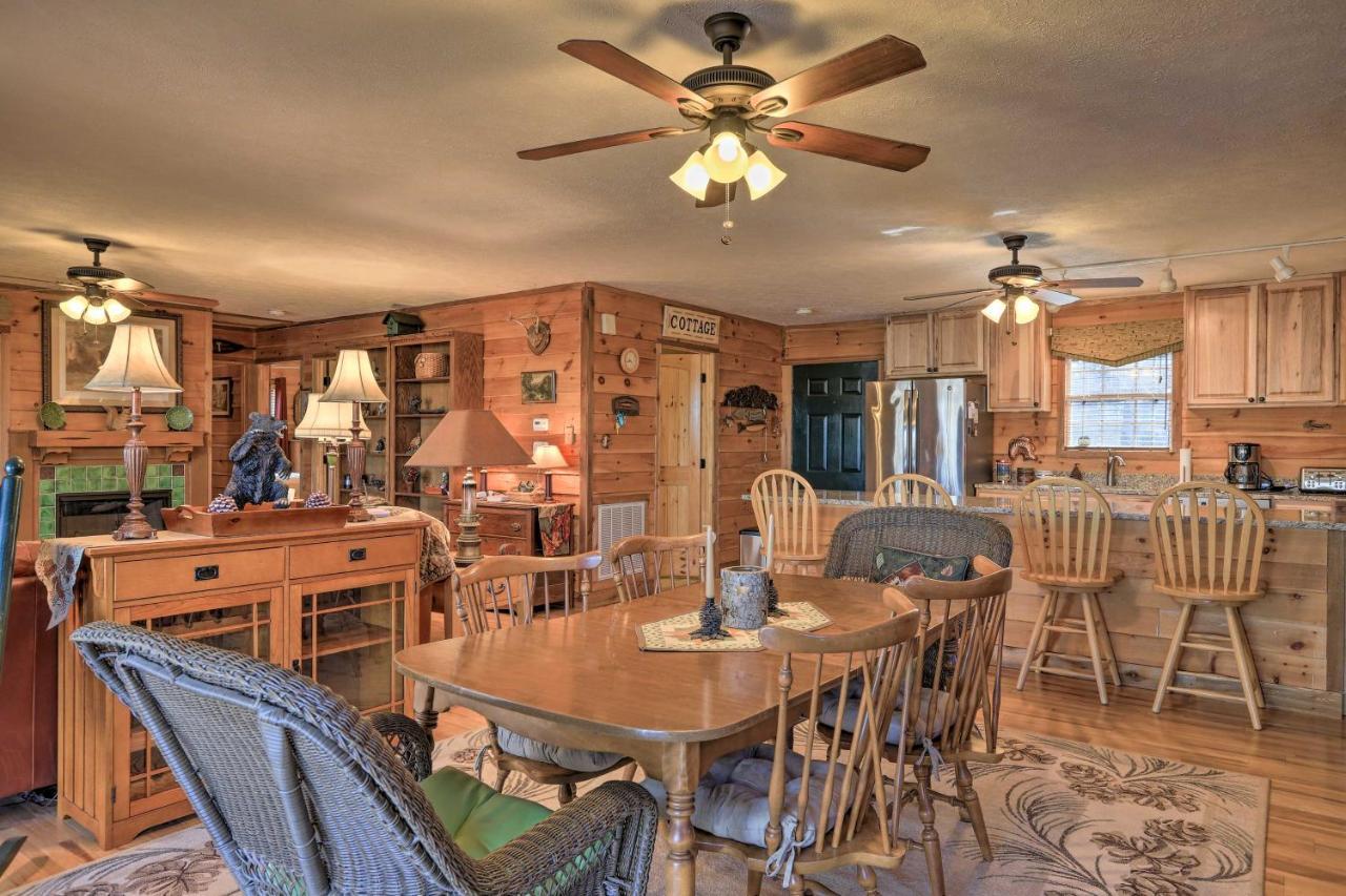 Lakefront Sparta Cottage With Decks And Boat Dock Exterior foto
